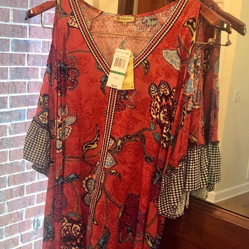 Democracy cold shoulder tunic large 8 10
